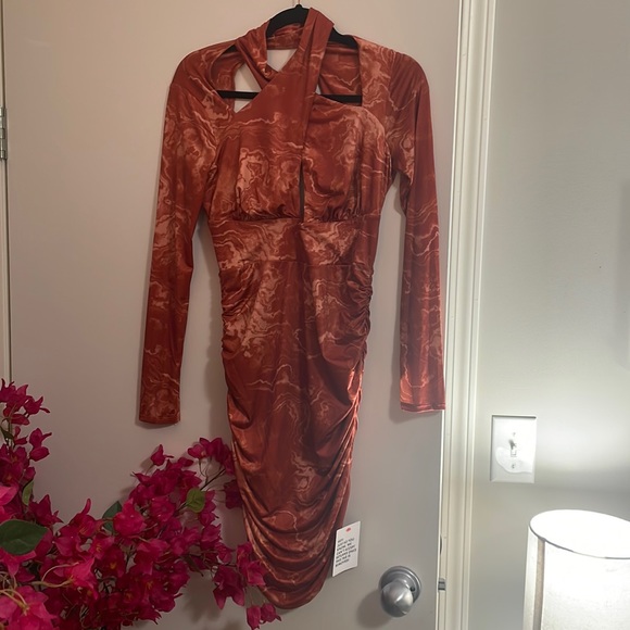 3/$75 NWT bodycon mini backless tie dye dress - Picture 3 of 5